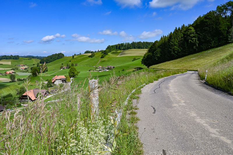 Über verwinkelte Landstrassen durchs Berner Oberland