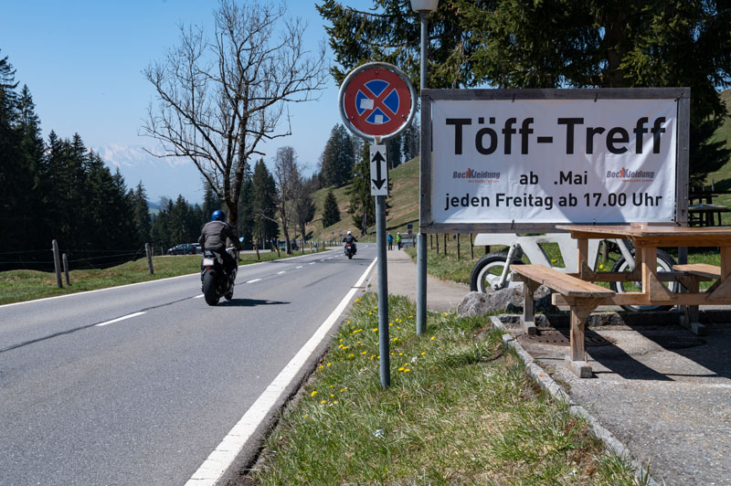 Über verwinkelte Landstrassen durchs Berner Oberland