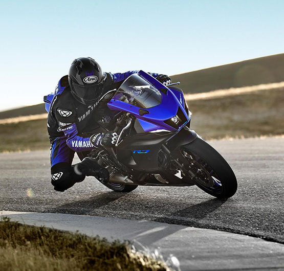 Yamaha R7