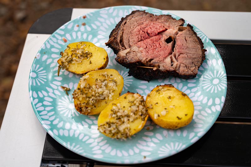 Rindshohrücken mit Grillkartoffeln