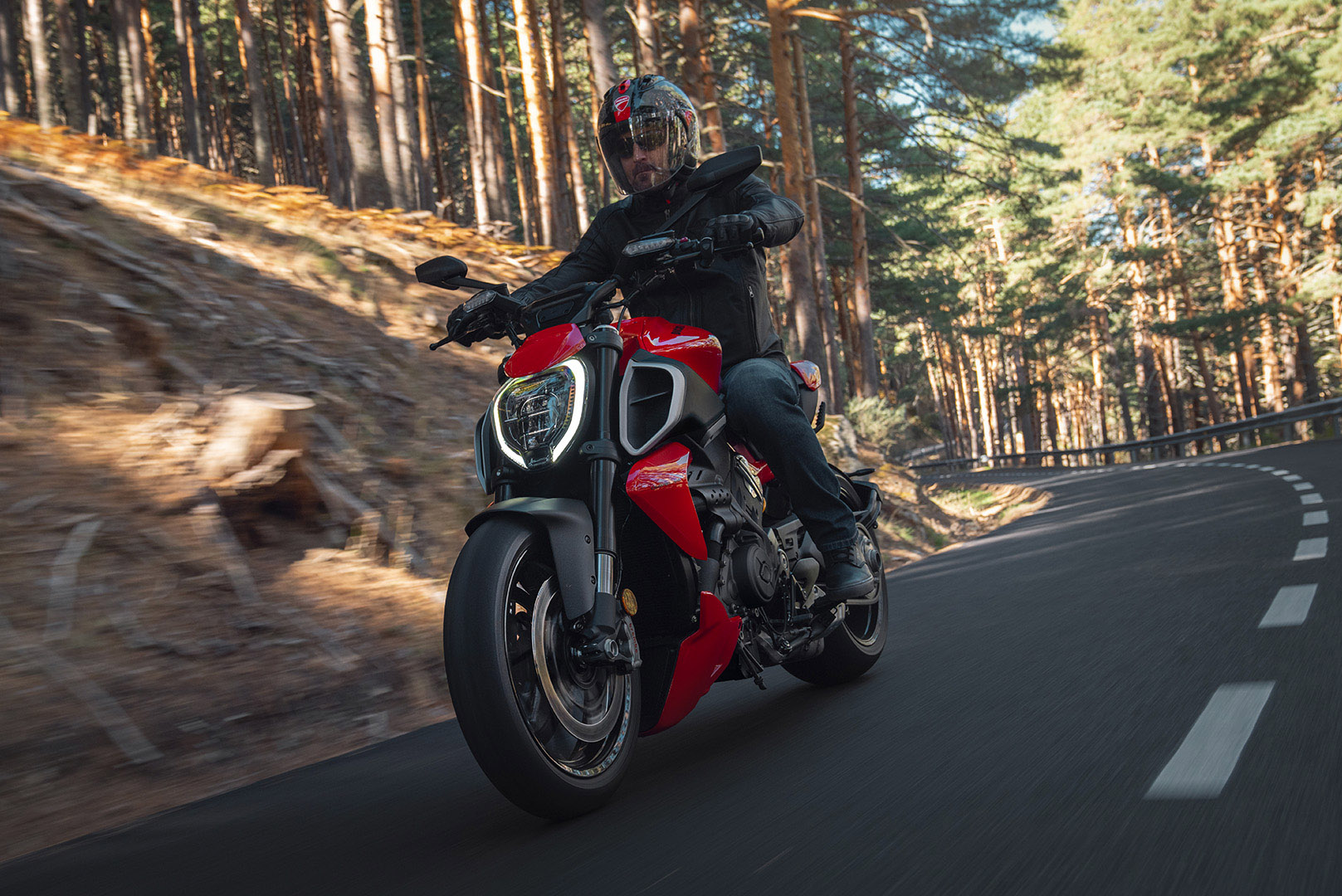 Ducati Diavel V4
