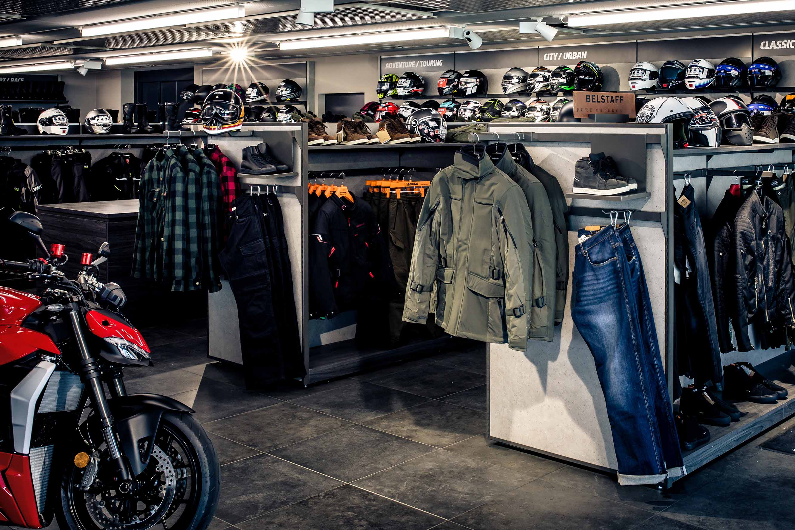 MOTORRADBEKLEIDUNG
