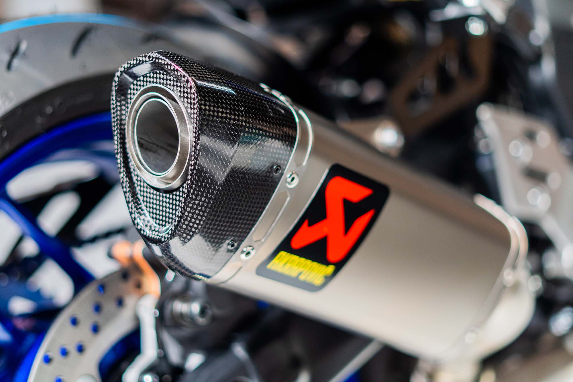 Akrapovic Racing Line